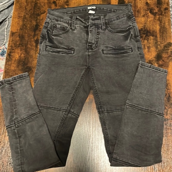 BDG Trendy Gray Jeans - Picture 1 of 6